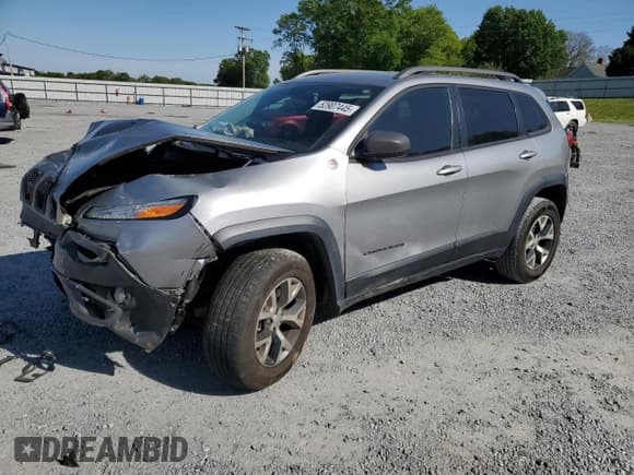 ✅ 2016 Jeep Cherokee Trailhawk • VIN: 1C4PJMBB5GW188426 • Lot: 52907445. Listed on Copart with 115,225 mi. Free auction sales archive from the USA and detailed vehicle history report at DreamBid. Image 1.