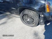 ✅ 2010 GMC Yukon • VIN: 1GKMCAE32AR174221 • Lot: 41279755. Listed on IAAI with 207,755 mi. Free auction sales archive from the USA and detailed vehicle history report at DreamBid. Image 6.