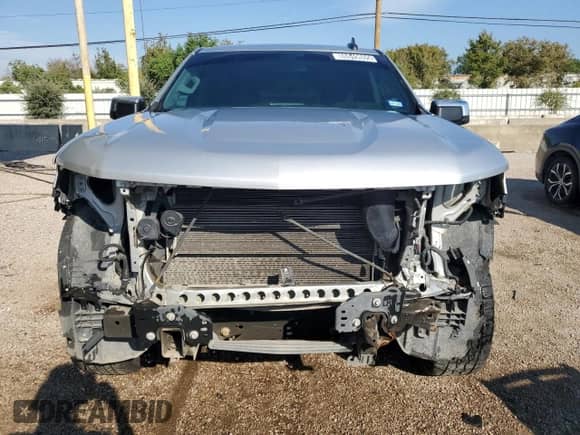 ✅ 2019 Chevrolet Silverado 1500 LT • VIN: 3GCPWCED2KG165461 • Лот: 86649605. Опубликован ранее на Copart с пробегом 116 627 миль. Бесплатный доступ к архиву аукционных продаж из США и подробный отчёт об истории автомобиля на DreamBid. Изображение 5.