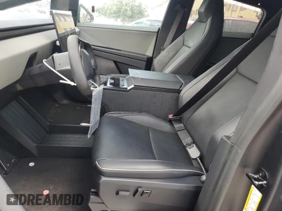 ✅ 2025 Tesla Cybertruck • VIN: 7G2CEHED4SA069815 • Lot: 85334945. Wystawiony na Copart z przebiegiem 9 097 mil. Bezpłatny archiwum sprzedaży aukcyjnych z USA i szczegółowy raport historii pojazdu na DreamBid. Zdjęcie 7.