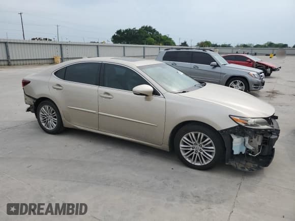 ✅ 2016 Lexus ES 330 • VIN: 58ABK1GG7GU001892 • Lot: 53552085. Wystawiony na Copart z przebiegiem 84 554 mil. Bezpłatny archiwum sprzedaży aukcyjnych z USA i szczegółowy raport historii pojazdu na DreamBid. Zdjęcie 4.