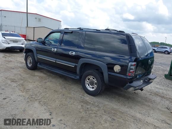 ✅ 2003 Chevrolet Suburban LT • VIN: 3GNGK26G93G102137 • Лот: 42087381. Опубликован ранее на IAAI с пробегом 247 382 миль. Бесплатный доступ к архиву аукционных продаж из США и подробный отчёт об истории автомобиля на DreamBid. Изображение 3.