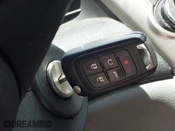 2013 Chevrolet Malibu LS z VIN 1G11A5SA3DF141564, wystawiony jako IAAI lot #42539258 z przebiegiem Nie podano mil oraz . Historia ofert i sprzedaży dostępna na DreamBid. Obrazek 11.