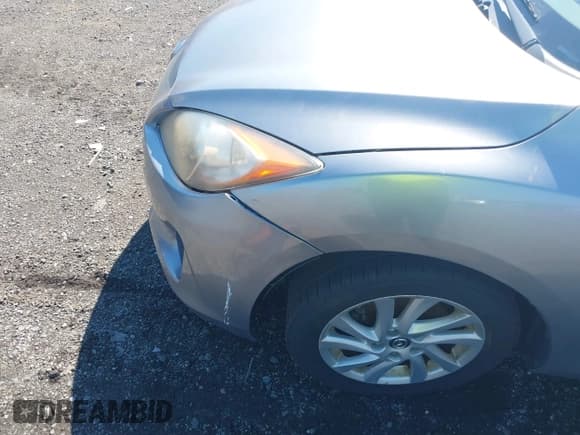 ✅ 2013 Mazda 3 i Grand Touring • VIN: JM1BL1M70D1835559 • Lot: 42227352. Wystawiony na IAAI z przebiegiem 208 394 mil. Bezpłatny archiwum sprzedaży aukcyjnych z USA i szczegółowy raport historii pojazdu na DreamBid. Zdjęcie 6.