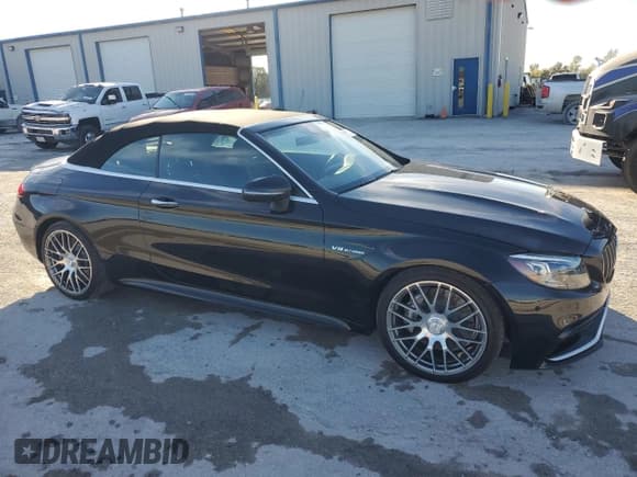 ✅ 2021 Mercedes-Benz C • VIN: W1KWK8GBXMG090738 • Lot: 82409124. Wystawiony na Copart z przebiegiem 33 326 mil. Bezpłatny archiwum sprzedaży aukcyjnych z USA i szczegółowy raport historii pojazdu na DreamBid. Zdjęcie 4.