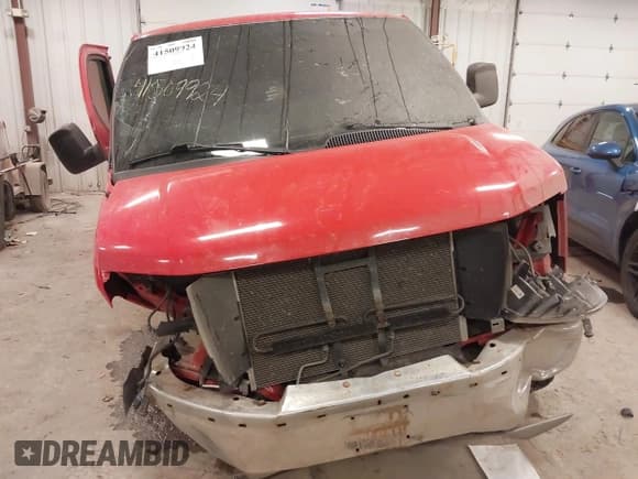 ✅ 2017 GMC Savana Cargo • VIN: 1GTW7BFG6H1163523 • Лот: 41509924. Опубликован ранее на IAAI с пробегом 143 325 миль. Бесплатный доступ к архиву аукционных продаж из США и подробный отчёт об истории автомобиля на DreamBid. Изображение 6.