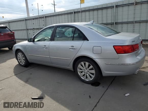 ✅ 2010 Hyundai Sonata Limited • VIN: 5NPEU4AF1AH594588 • Лот: 70911804. Опубликован ранее на Copart с пробегом 175 723 миль. Бесплатный доступ к архиву аукционных продаж из США и подробный отчёт об истории автомобиля на DreamBid. Изображение 2.