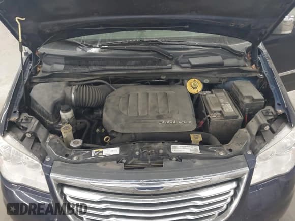 ✅ 2016 Chrysler Town & Country Touring L Anniversary Edition • VIN: 2C4RC1CG6GR207103 • Lot: 43376129. Listed on IAAI with 186,385 mi. Free auction sales archive from the USA and detailed vehicle history report at DreamBid. Image 10.