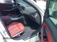 ✅ 2022 BMW 3 Series 330i • VIN: 3MW5R1J09N8C29531 • Lot: 43074092. Wystawiony na IAAI z przebiegiem 39 427 mil. Bezpłatny archiwum sprzedaży aukcyjnych z USA i szczegółowy raport historii pojazdu na DreamBid. Zdjęcie 5.