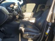 ✅ 2018 BMW X5 xDrive35i • VIN: 5UXKR0C57J0Y05886 • Лот: 91528005. Опубликован ранее на Copart с пробегом 90 449 миль. Бесплатный доступ к архиву аукционных продаж из США и подробный отчёт об истории автомобиля на DreamBid. Изображение 7.