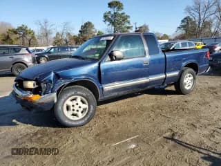 ✅ 2003 Chevrolet S-10 LS • VIN: 1GCDT19X938254553 • Лот: 88268825. Опубликован ранее на Copart с пробегом 175 088 миль. Бесплатный доступ к архиву аукционных продаж из США и подробный отчёт об истории автомобиля на DreamBid. Изображение 1.