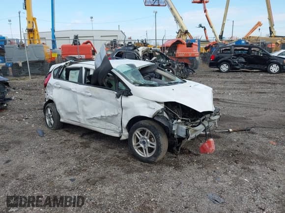 ✅ 2019 Ford Fiesta SE • VIN: 3FADP4EJ5KM117228 • Lot: 43698845. Wystawiony na IAAI z przebiegiem Nie podano. Bezpłatny archiwum sprzedaży aukcyjnych z USA i szczegółowy raport historii pojazdu na DreamBid. Zdjęcie 1.