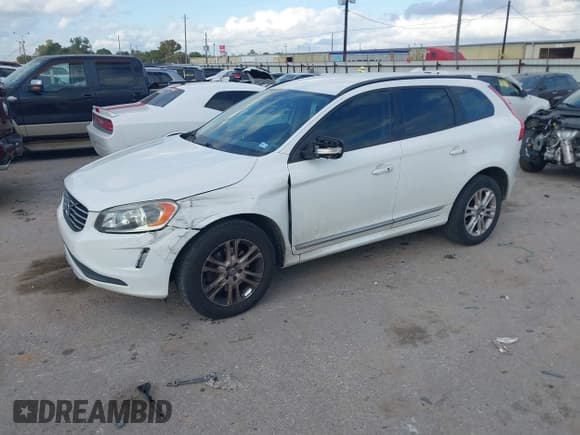 ✅ 2015 Volvo XC60 T5 Drive-E • VIN: YV440MDJ0F2729508 • Lot: 43738215. Wystawiony na IAAI z przebiegiem 178 796 mil. Bezpłatny archiwum sprzedaży aukcyjnych z USA i szczegółowy raport historii pojazdu na DreamBid. Zdjęcie 2.