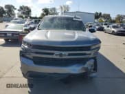 ✅ 2020 Chevrolet Silverado 1500 LT • VIN: 1GCRWCED3LZ333585 • Lot: 82338155. Wystawiony na Copart z przebiegiem 200 237 mil. Bezpłatny archiwum sprzedaży aukcyjnych z USA i szczegółowy raport historii pojazdu na DreamBid. Zdjęcie 5.