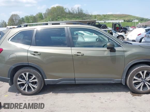 ✅ 2022 Subaru Forester Limited • VIN: JF2SKAPC5NH440315 • Lot: 42136308. Listed on IAAI with 33,539 mi. Free auction sales archive from the USA and detailed vehicle history report at DreamBid. Image 13.