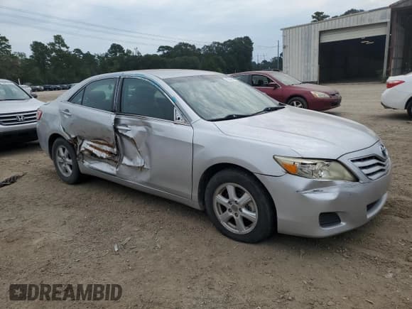 ✅ 2010 Toyota Camry LE • VIN: 4T4BF3EK7AR045161 • Lot: 70586445. Wystawiony na Copart z przebiegiem 213 280 mil. Bezpłatny archiwum sprzedaży aukcyjnych z USA i szczegółowy raport historii pojazdu na DreamBid. Zdjęcie 4.