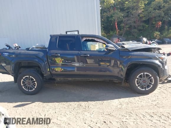 ✅ 2024 Toyota Tacoma TRD Sport • VIN: 3TYLB5JN0RT046974 • Лот: 43358735. Опубликован ранее на IAAI с пробегом 24 122 миль. Бесплатный доступ к архиву аукционных продаж из США и подробный отчёт об истории автомобиля на DreamBid. Изображение 12.