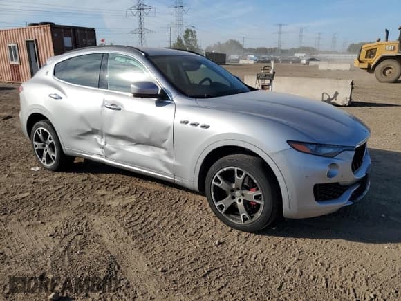 ✅ 2017 Maserati Levante • VIN: ZN661XUS5HX258785 • Lot: 84836195. Listed on Copart with 52,573 mi. Free auction sales archive from the USA and detailed vehicle history report at DreamBid. Image 4.