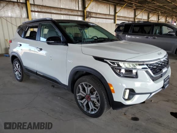 ✅ 2023 Kia Seltos SX • VIN: KNDETCA29P7455879 • Лот: 71534255. Опубликован ранее на Copart с пробегом 26 113 миль. Бесплатный доступ к архиву аукционных продаж из США и подробный отчёт об истории автомобиля на DreamBid. Изображение 4.