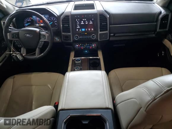 ✅ 2019 Ford Expedition Max Platinum • VIN: 1FMJK1MT0KEA45854 • Lot: 90902025. Wystawiony na Copart z przebiegiem 113 959 mil. Bezpłatny archiwum sprzedaży aukcyjnych z USA i szczegółowy raport historii pojazdu na DreamBid. Zdjęcie 8.