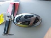 ✅ 2025 Hyundai Kona SEL • VIN: KM8HBCAB1SU310910 • Лот: 43537364. Опубликован ранее на IAAI с пробегом 11 283 миль. Бесплатный доступ к архиву аукционных продаж из США и подробный отчёт об истории автомобиля на DreamBid. Изображение 11.