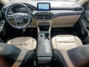 ✅ 2020 Ford Escape SEL • VIN: 1FMCU0H69LUC05819 • Lot: 84050585. Wystawiony na Copart z przebiegiem 79 496 mil. Bezpłatny archiwum sprzedaży aukcyjnych z USA i szczegółowy raport historii pojazdu na DreamBid. Zdjęcie 8.