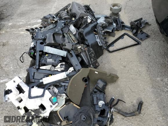 ✅ 2007 Bentley Continental GT • VIN: SCBDR33W37C045423 • Lot: 85575085. Listed on Copart with Not provided. Free auction sales archive from the USA and detailed vehicle history report at DreamBid. Image 12.