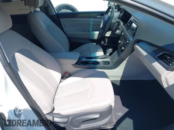 2017 Hyundai Sonata Limited с VIN 5NPE34AF5HH550140, выставлен на аукционе IAAI как лот 43276855 с пробегом 94 190 миль миль и . История ставок и продаж доступна на DreamBid. Изображение 5.