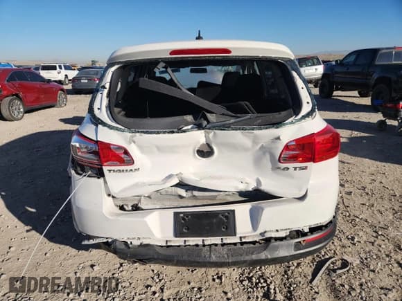 ✅ 2013 Volkswagen Tiguan S • VIN: WVGAV3AX1DW581753 • Lot: 90601265. Listed on Copart with 81,284 mi. Free auction sales archive from the USA and detailed vehicle history report at DreamBid. Image 6.