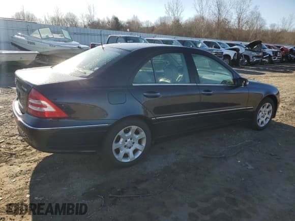 ✅ 2005 Mercedes-Benz C 240 • VIN: WDBRF81J75F601811 • Lot: 48210795. Wystawiony na Copart z przebiegiem 59 454 mil. Bezpłatny archiwum sprzedaży aukcyjnych z USA i szczegółowy raport historii pojazdu na DreamBid. Zdjęcie 3.