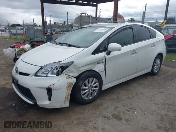 ✅ 2014 Toyota Prius • VIN: JTDKN3DP7E3055943 • Lot: 41626102. Listed on IAAI with 100,885 mi. Free auction sales archive from the USA and detailed vehicle history report at DreamBid. Image 17.