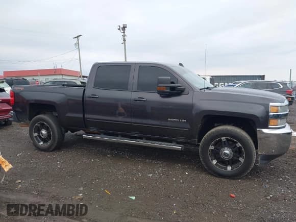 ✅ 2015 Chevrolet Silverado 2500HD LT • VIN: 1GC1KVEG0FF504748 • Лот: 43771972. Опубликован ранее на IAAI с пробегом Не указан. Бесплатный доступ к архиву аукционных продаж из США и подробный отчёт об истории автомобиля на DreamBid. Изображение 13.