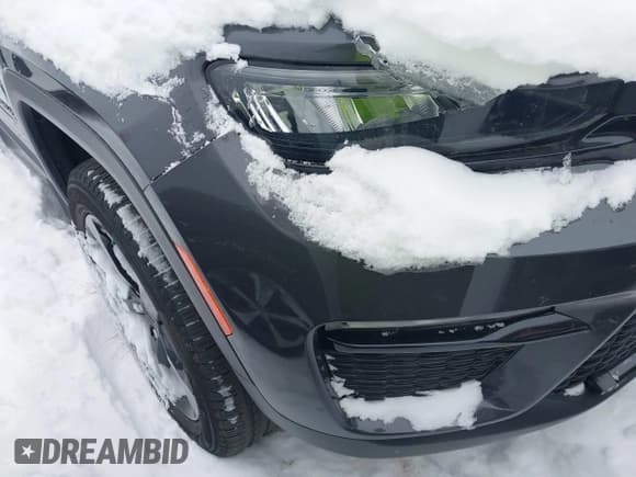 ✅ 2023 Jeep Grand Cherokee Limited • VIN: 1C4RJHBG7PC667105 • Lot: 43236228. Wystawiony na IAAI z przebiegiem 37 441 mil. Bezpłatny archiwum sprzedaży aukcyjnych z USA i szczegółowy raport historii pojazdu na DreamBid. Zdjęcie 19.