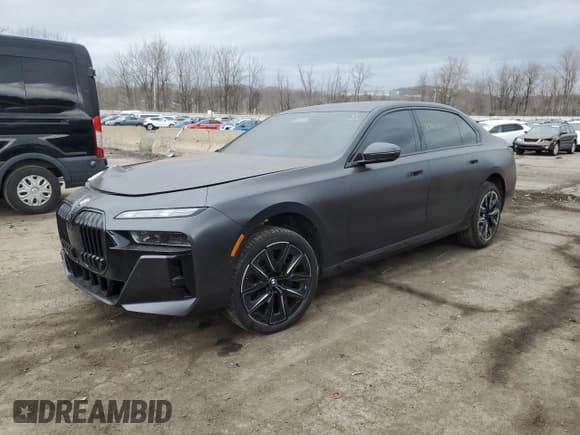 ✅ 2024 BMW 7 Series 760i xDrive • VIN: WBA33EJ08RCR61308 • Lot: 47663095. Wystawiony na Copart z przebiegiem 16 294 mil. Bezpłatny archiwum sprzedaży aukcyjnych z USA i szczegółowy raport historii pojazdu na DreamBid. Zdjęcie 1.