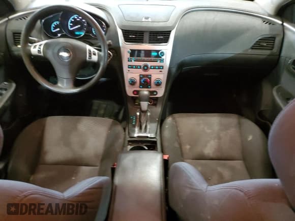 ✅ 2011 Chevrolet Malibu 1LT • VIN: 1G1ZC5E18BF390416 • Lot: 72608264. Wystawiony na Copart z przebiegiem 195 182 mil. Bezpłatny archiwum sprzedaży aukcyjnych z USA i szczegółowy raport historii pojazdu na DreamBid. Zdjęcie 8.