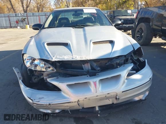 ✅ 2004 Pontiac Grand Am GT • VIN: 1G2NW52E74C155843 • Lot: 43685317. Wystawiony na IAAI z przebiegiem 131 382 mil. Bezpłatny archiwum sprzedaży aukcyjnych z USA i szczegółowy raport historii pojazdu na DreamBid. Zdjęcie 12.