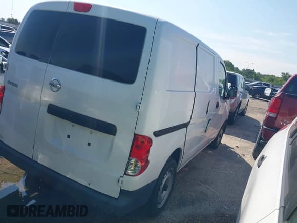 ✅ 2015 Nissan NV200 SV • VIN: 3N6CM0KN5FK733606 • Lot: 42545267. Listed on IAAI with 141,620 mi. Free auction sales archive from the USA and detailed vehicle history report at DreamBid. Image 4.