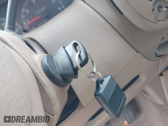 ✅ 1998 Ford Expedition XLT • VIN: 1FMPU18L4WLA98895 • Lot: 42917645. Wystawiony na IAAI z przebiegiem 170 290 mil. Bezpłatny archiwum sprzedaży aukcyjnych z USA i szczegółowy raport historii pojazdu na DreamBid. Zdjęcie 11.