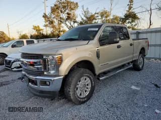 ✅ 2018 Ford F-250 Platinum • VIN: 1FT7W2BT7JEC23768 • Lot: 93631515. Wystawiony na Copart z przebiegiem 63 067 mil. Bezpłatny archiwum sprzedaży aukcyjnych z USA i szczegółowy raport historii pojazdu na DreamBid. Zdjęcie 1.