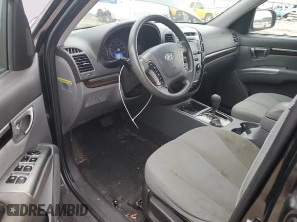 ✅ 2011 Hyundai Santa Fe GLS • VIN: 5XYZG3AB7BG077739 • Lot: 86501984. Listed on Copart with 220,703 mi. Free auction sales archive from the USA and detailed vehicle history report at DreamBid. Image 8.