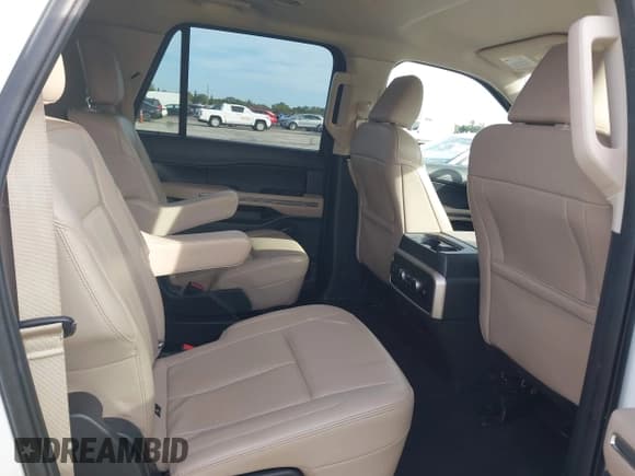 ✅ 2022 Ford Expedition Max XLT • VIN: 1FMJK1HT1NEA65870 • Lot: 43812979. Listed on IAAI with 54,263 mi. Free auction sales archive from the USA and detailed vehicle history report at DreamBid. Image 8.