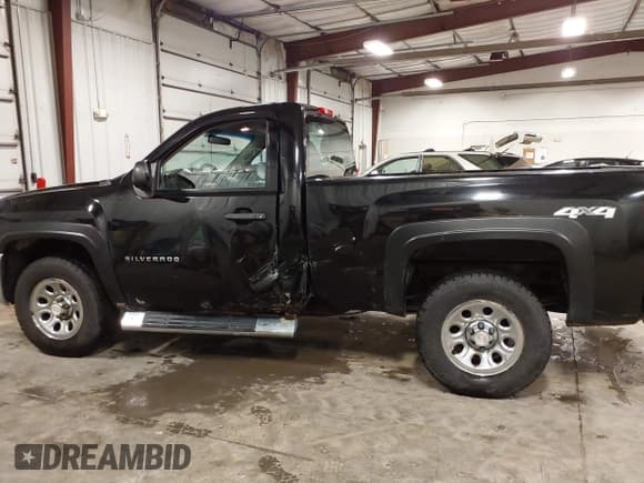 ✅ 2013 Chevrolet Silverado 1500 Work Truck • VIN: 1GCNKPEX3DZ115496 • Lot: 42607569. Wystawiony na IAAI z przebiegiem 126 823 mil. Bezpłatny archiwum sprzedaży aukcyjnych z USA i szczegółowy raport historii pojazdu na DreamBid. Zdjęcie 14.