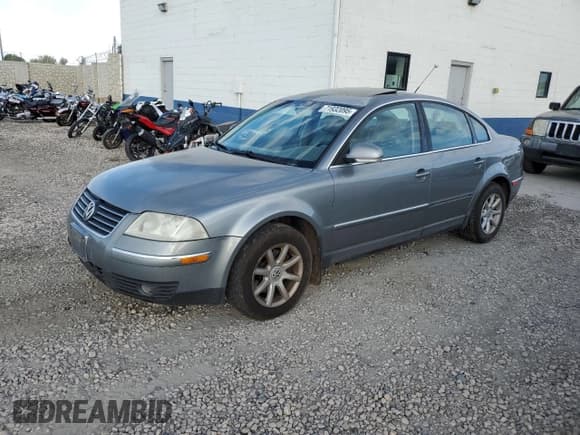 ✅ 2004 Volkswagen Passat GLS • VIN: WVWPD63B84P200382 • Lot: 71932095. Listed on Copart with 253,626 mi. Free auction sales archive from the USA and detailed vehicle history report at DreamBid. Image 1.