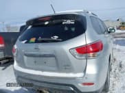 ✅ 2015 Nissan Pathfinder S • VIN: 5N1AR2MM3FC689005 • Lot: 41397166. Wystawiony na IAAI z przebiegiem 143 345 mil. Bezpłatny archiwum sprzedaży aukcyjnych z USA i szczegółowy raport historii pojazdu na DreamBid. Zdjęcie 16.