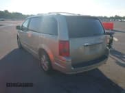 ✅ 2010 Chrysler Town & Country Limited • VIN: 2A4RR7DX6AR321958 • Lot: 43419767. Wystawiony na IAAI z przebiegiem 262 613 mil. Bezpłatny archiwum sprzedaży aukcyjnych z USA i szczegółowy raport historii pojazdu na DreamBid. Zdjęcie 3.