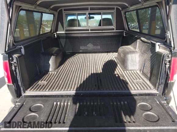 ✅ 1999 Chevrolet S-10 • VIN: 1GCCS1440X8185754 • Лот: 42043198. Опубликован ранее на IAAI с пробегом 104 139 миль. Бесплатный доступ к архиву аукционных продаж из США и подробный отчёт об истории автомобиля на DreamBid. Изображение 8.