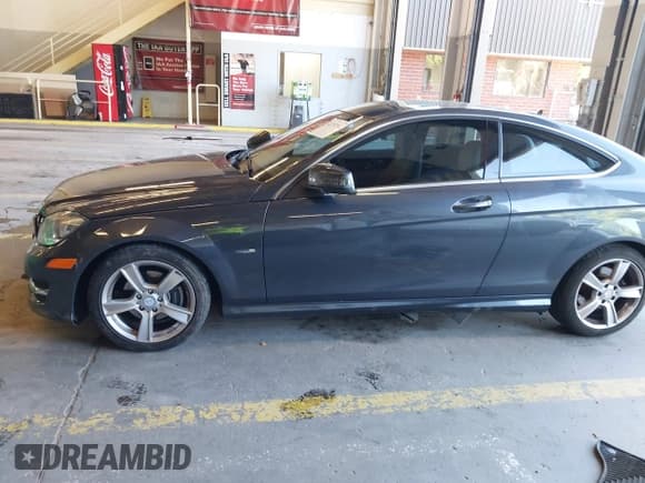 ✅ 2012 Mercedes-Benz C 250 • VIN: WDDGJ4HB3CF882720 • Lot: 42757912. Listed on IAAI with 52,612 mi. Free auction sales archive from the USA and detailed vehicle history report at DreamBid. Image 14.