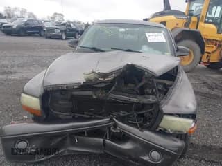 ✅ 2002 Dodge Dakota • VIN: 1B7FL16X62S683972 • Lot: 41972271. Wystawiony na IAAI z przebiegiem 158 436 mil. Bezpłatny archiwum sprzedaży aukcyjnych z USA i szczegółowy raport historii pojazdu na DreamBid. Zdjęcie 6.