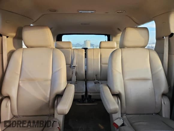 ✅ 2011 GMC Yukon XL Denali • VIN: 1GKS2MEF6BR354227 • Лот: 91941965. Опубликован ранее на Copart с пробегом 107 124 миль. Бесплатный доступ к архиву аукционных продаж из США и подробный отчёт об истории автомобиля на DreamBid. Изображение 10.