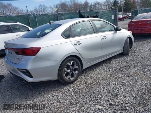 ✅ 2019 Kia Forte LXS • VIN: 3KPF24AD4KE095492 • Lot: 41968689. Listed on IAAI with 89,652 mi. Free auction sales archive from the USA and detailed vehicle history report at DreamBid. Image 4.